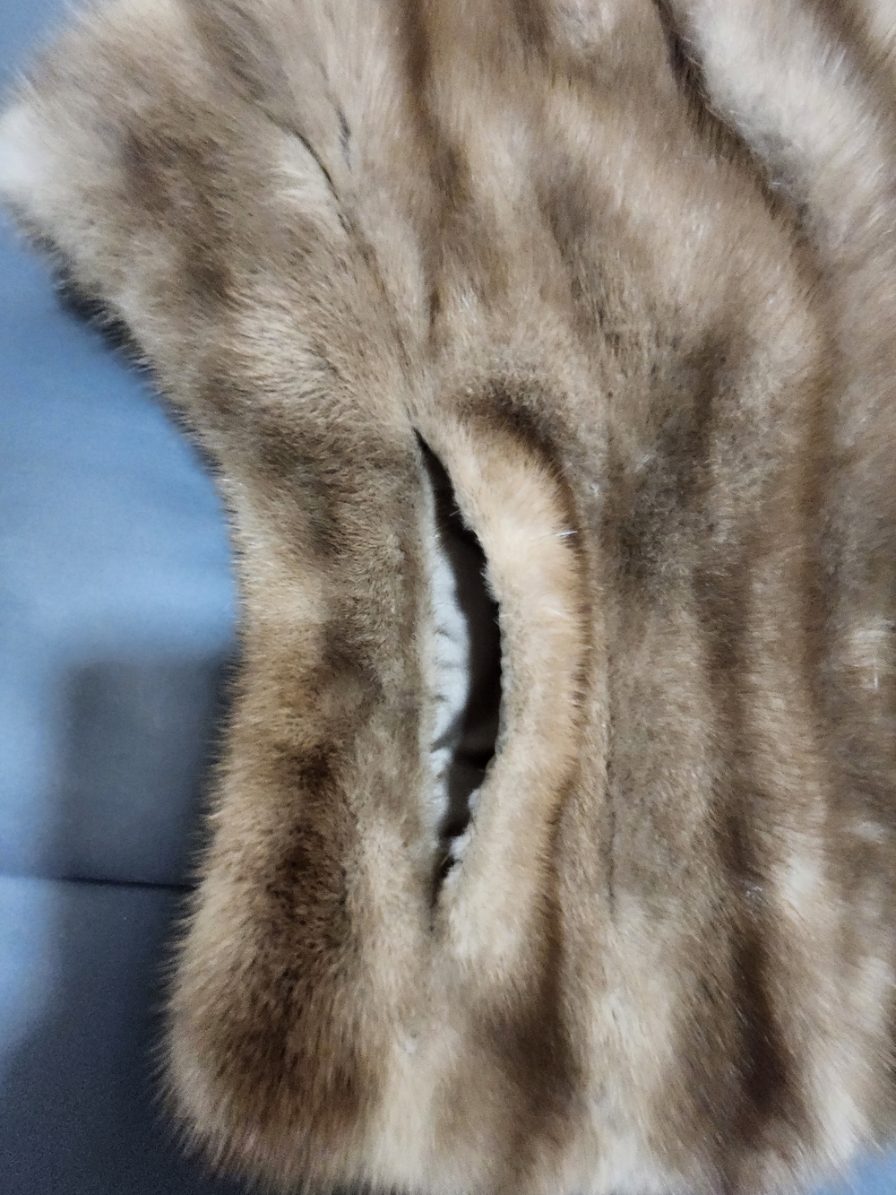 VINTAGE ESTATE FOX FUR STOLE - Picture 9 of 11
